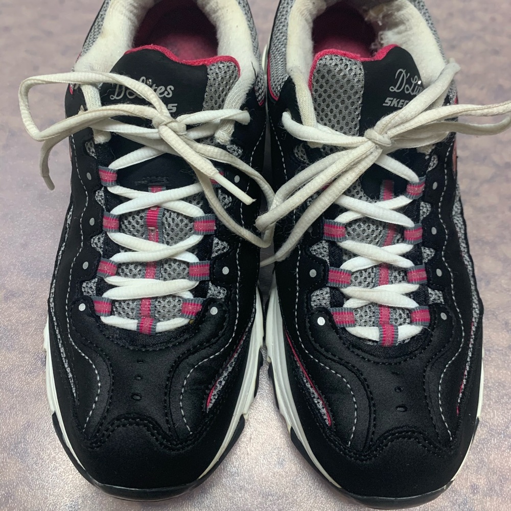 Skechers D’Lites memory foam shoes
